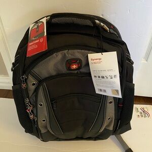 NEW WENGER Synergy 16” Laptop Backpack with Tablet Pocket